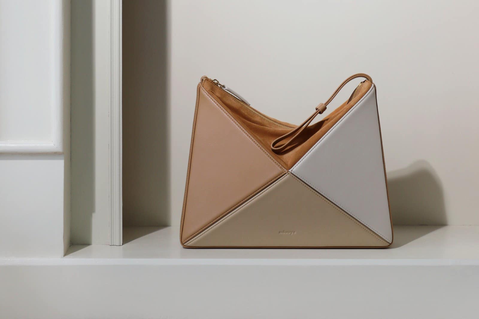 clean a leather handbag clean a leather handbag